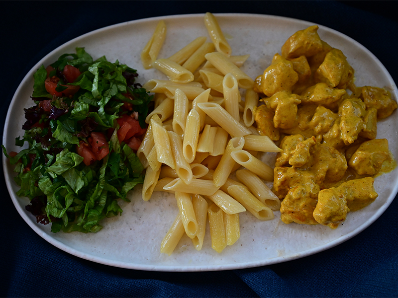 105) Chicken with curry sauce
